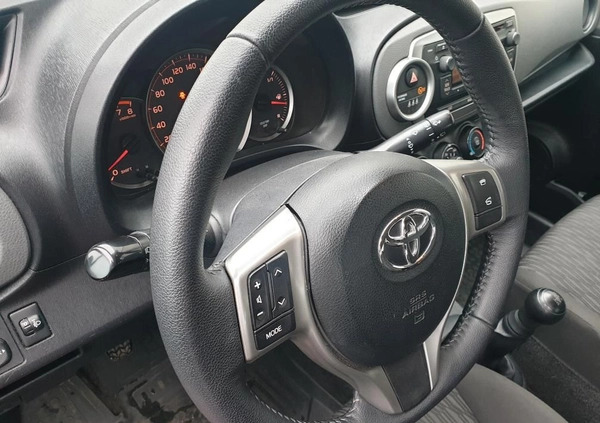 Toyota Yaris cena 20909 przebieg: 185000, rok produkcji 2012 z Sieradz małe 436